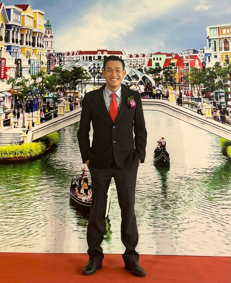  	Lê Trọng Nghĩa (Khóa ĐH12TS)